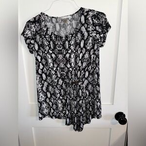 Elegant Monochrome Snake Print Women's Blouse